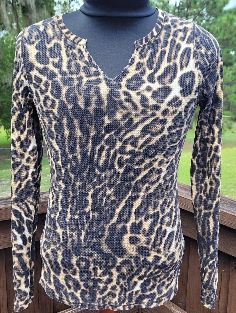 Vintage Lucky Brand Leopard Waffle Long Sleeve V-Neck Top❤️Size Large-BEAUTUFUL!
